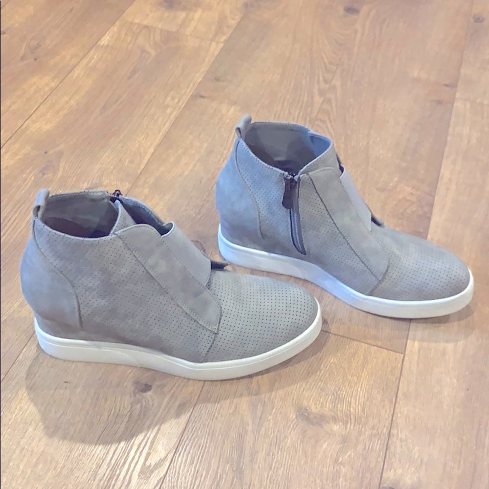 Wedge Sneaker